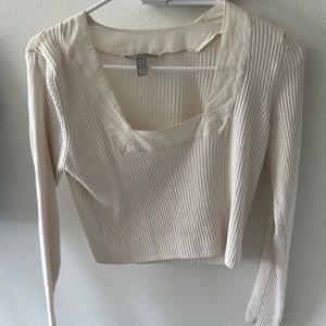 Cropped cream top